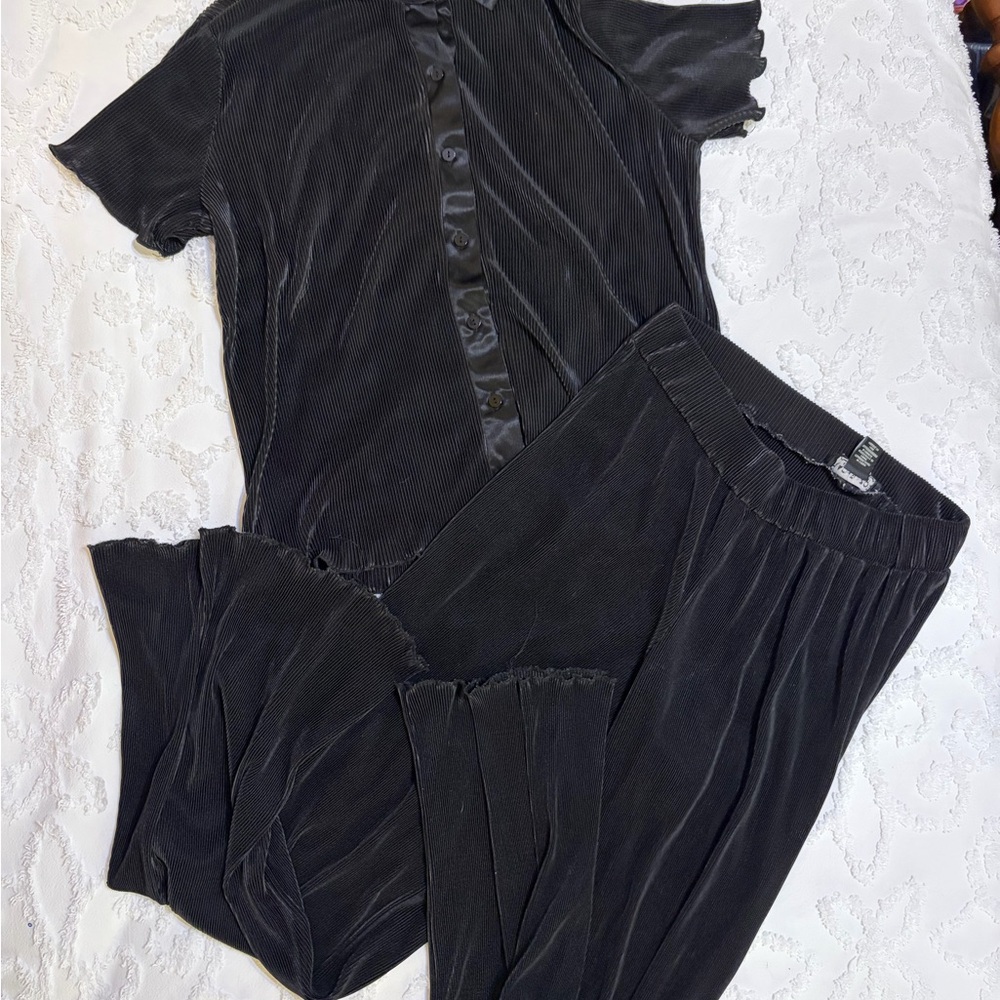 Black pleated satin lounge Set